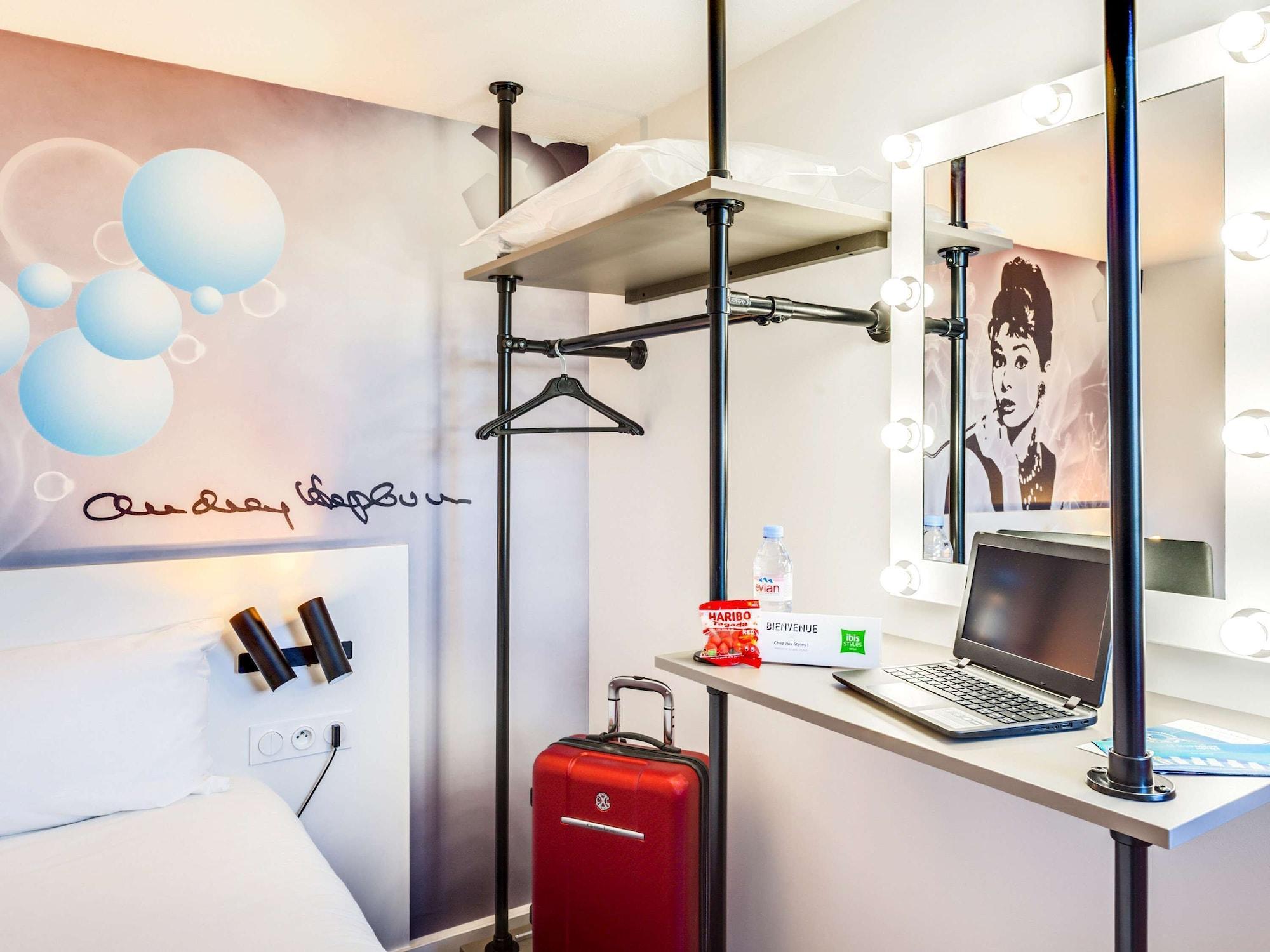 Hotel Ibis Styles Paris Saint Denis La Plaine Exterior foto